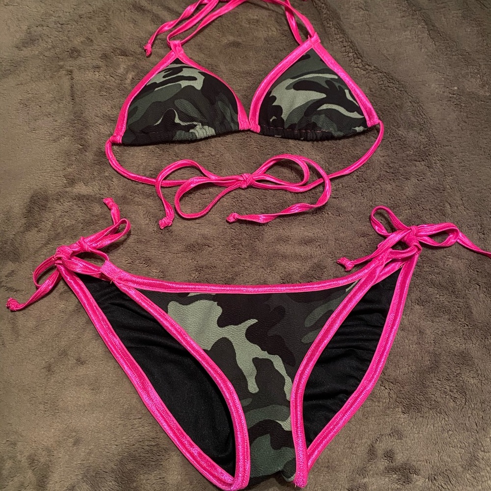 Tie side Scrunch butt bikini